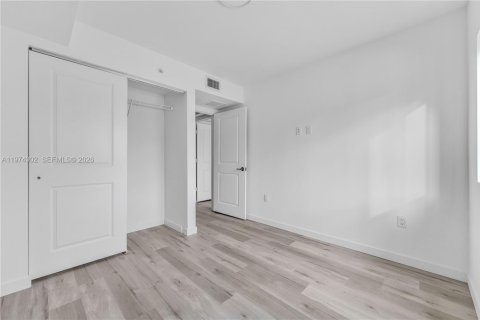 Apartment in North Miami Beach, Florida 2 bedrooms, 74.32 sq.m. № 2036535 - photo 9