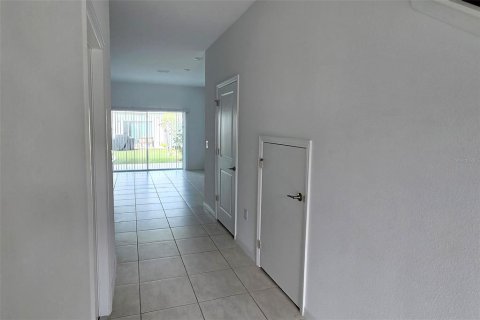 Townhouse in Davenport, Florida 3 bedrooms, 130.71 sq.m. № 2196648 - photo 4