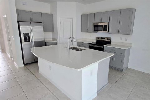 Townhouse in Davenport, Florida 3 bedrooms, 130.71 sq.m. № 2196648 - photo 9