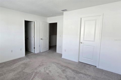 Townhouse in Davenport, Florida 3 bedrooms, 130.71 sq.m. № 2196648 - photo 17