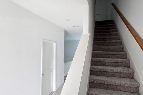 Townhouse in Davenport, Florida 3 bedrooms, 130.71 sq.m. № 2196648 - photo 12