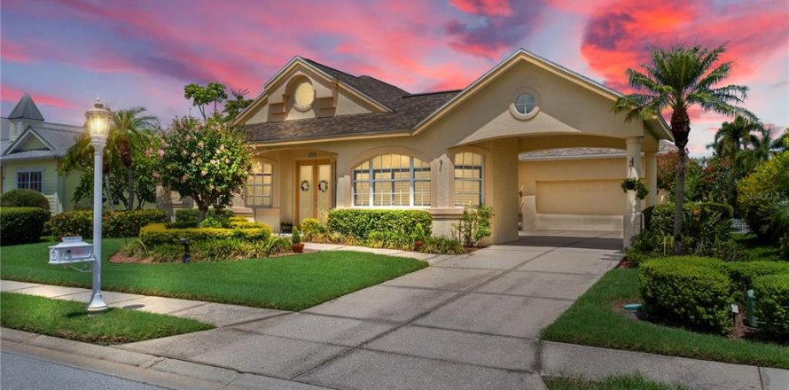 House in Bradenton, Florida 3 bedrooms, 224.17 sq.m. № 1886122
