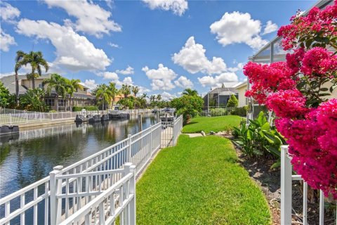 House in Bradenton, Florida 3 bedrooms, 224.17 sq.m. № 1886122 - photo 2