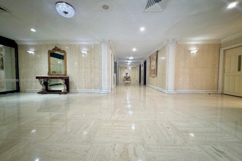 Condo in Hallandale Beach, Florida, 1 bedroom  № 2086324 - photo 8