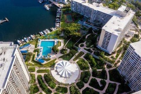 Condo in Hallandale Beach, Florida, 1 bedroom № 2086324