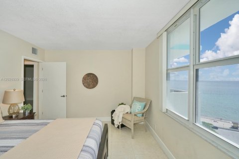 Copropriété à vendre à Hollywood, Floride: 2 chambres, 101.73 m2 № 2253410 - photo 15