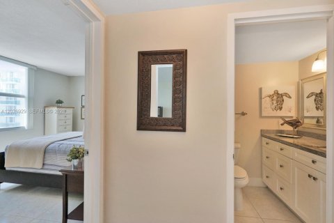 Copropriété à vendre à Hollywood, Floride: 2 chambres, 101.73 m2 № 2253410 - photo 12