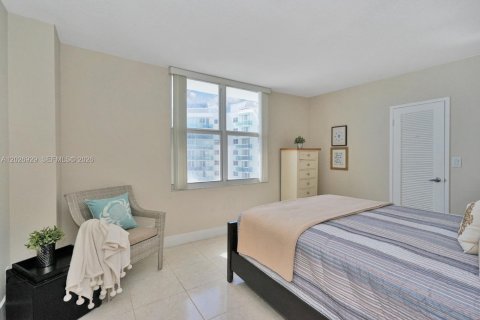 Copropriété à vendre à Hollywood, Floride: 2 chambres, 101.73 m2 № 2253410 - photo 13