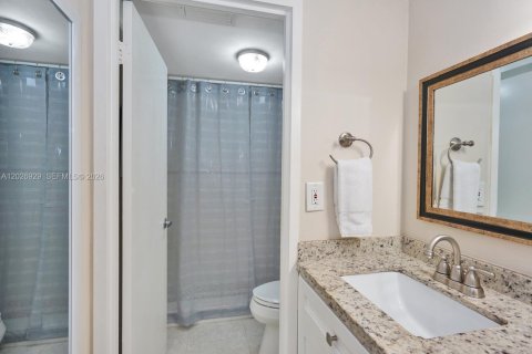 Copropriété à vendre à Hollywood, Floride: 2 chambres, 101.73 m2 № 2253410 - photo 19