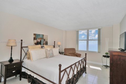 Copropriété à vendre à Hollywood, Floride: 2 chambres, 101.73 m2 № 2253410 - photo 5