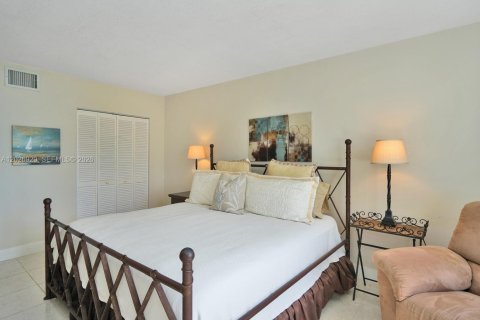 Copropriété à vendre à Hollywood, Floride: 2 chambres, 101.73 m2 № 2253410 - photo 17
