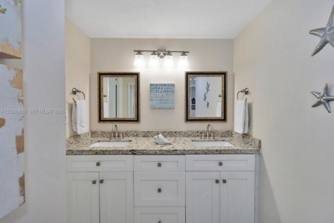 Copropriété à vendre à Hollywood, Floride: 2 chambres, 101.73 m2 № 2253410 - photo 20