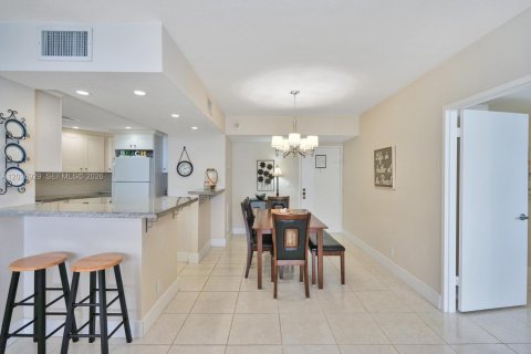 Copropriété à vendre à Hollywood, Floride: 2 chambres, 101.73 m2 № 2253410 - photo 8