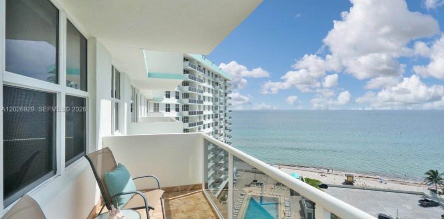 Condo à Hollywood, Floride, 2 chambres  № 2253410