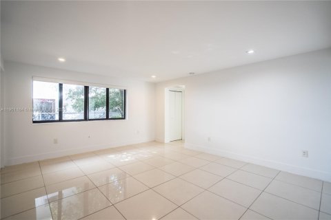 Appartement à louer à Miami Beach, Floride: 2 chambres, 76.74 m2 № 1952270 - photo 3