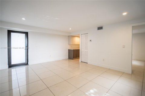 Appartement à louer à Miami Beach, Floride: 2 chambres, 76.74 m2 № 1952270 - photo 5