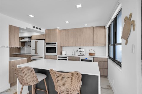 Condo in Riviera Beach, Florida, 2 bedrooms  № 2007586 - photo 4