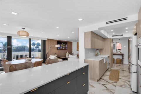 Condo in Riviera Beach, Florida, 2 bedrooms  № 2007586 - photo 12