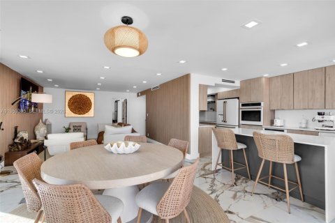 Condo in Riviera Beach, Florida, 2 bedrooms  № 2007586 - photo 13