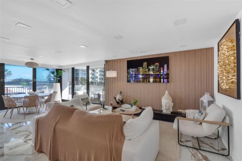 Condo in Riviera Beach, Florida, 2 bedrooms  № 2007586 - photo 2