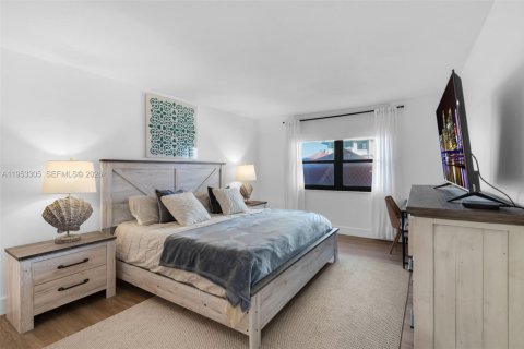 Condo in Riviera Beach, Florida, 2 bedrooms  № 2007586 - photo 15