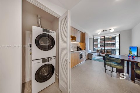 Copropriété à vendre à Miami, Floride: 1 chambre, 60.39 m2 № 1999557 - photo 7