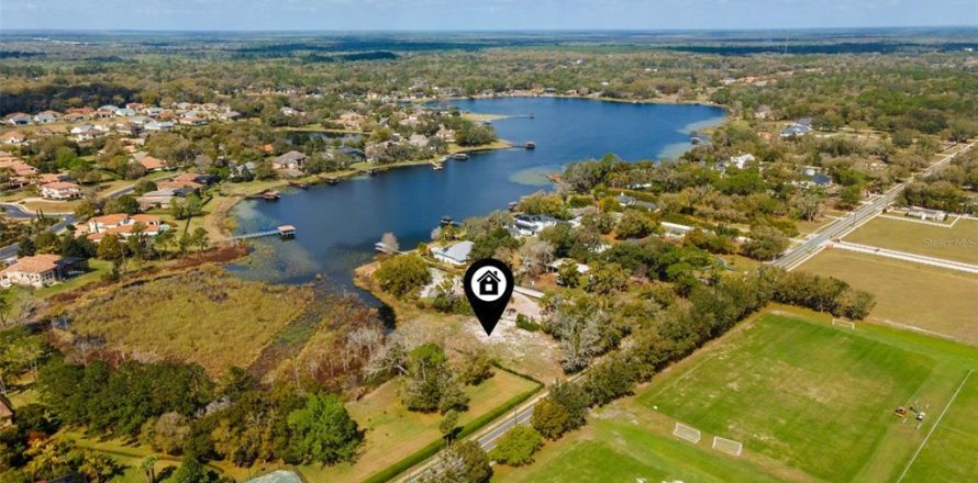 House in Sanford, Florida 5 bedrooms, 579.8 sq.m. № 2330647