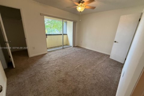 Townhouse in Miami, Florida 2 bedrooms, 125.05 sq.m. № 1996137 - photo 11