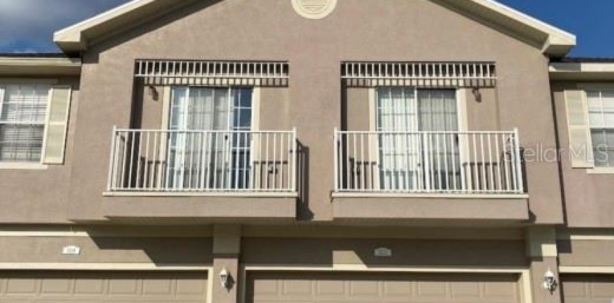 Adosado en Wesley Chapel, Florida 3 dormitorios, 140.56 m2 № 1808524