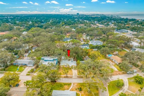 House in Tampa, Florida 4 bedrooms, 227.98 sq.m. № 1559981 - photo 22
