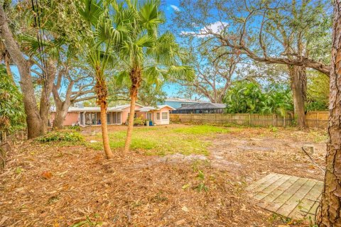 House in Tampa, Florida 4 bedrooms, 227.98 sq.m. № 1559981 - photo 10