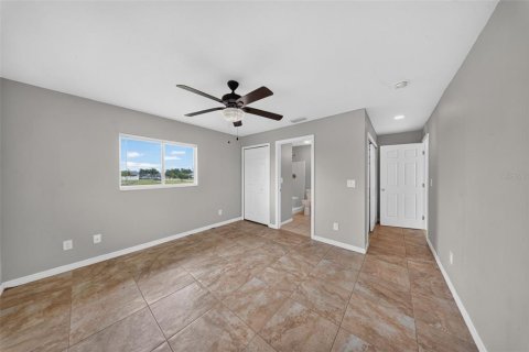 Commercial property in Cape Coral, Florida 6 bedrooms, 206.06 sq.m. № 2333839 - photo 12
