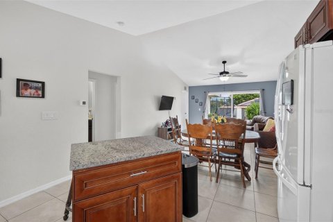 Commercial property in Cape Coral, Florida 6 bedrooms, 206.06 sq.m. № 2333839 - photo 19