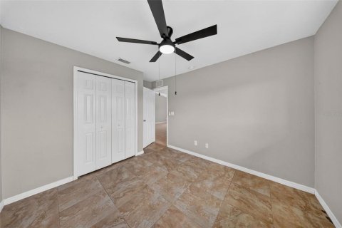 Commercial property in Cape Coral, Florida 6 bedrooms, 206.06 sq.m. № 2333839 - photo 9