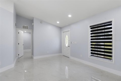 Villa ou maison à vendre à Lehigh Acres, Floride: 3 chambres, 165.09 m2 № 2308902 - photo 5