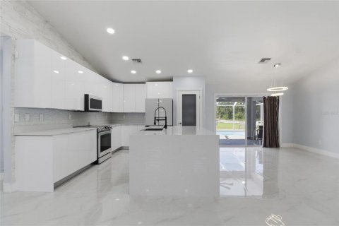Villa ou maison à vendre à Lehigh Acres, Floride: 3 chambres, 165.09 m2 № 2308902 - photo 15