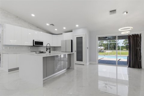 Villa ou maison à vendre à Lehigh Acres, Floride: 3 chambres, 165.09 m2 № 2308902 - photo 20