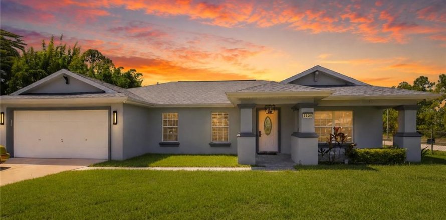 Villa ou maison à Lehigh Acres, Floride 3 chambres, 165.09 m2 № 2308902