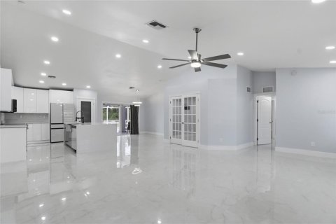 Villa ou maison à vendre à Lehigh Acres, Floride: 3 chambres, 165.09 m2 № 2308902 - photo 14