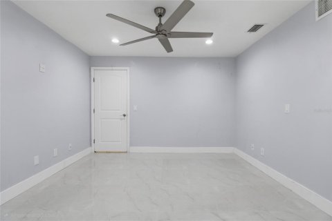 Villa ou maison à vendre à Lehigh Acres, Floride: 3 chambres, 165.09 m2 № 2308902 - photo 26