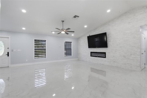 Villa ou maison à vendre à Lehigh Acres, Floride: 3 chambres, 165.09 m2 № 2308902 - photo 10