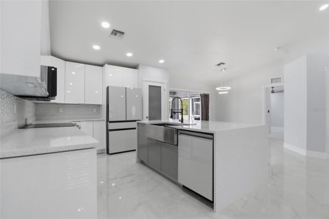 Villa ou maison à vendre à Lehigh Acres, Floride: 3 chambres, 165.09 m2 № 2308902 - photo 16