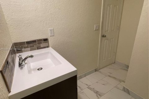 Купить кондоминиум в Уэстон, Флорида 2 спальни, 114.73м2, № 1995391 - фото 12