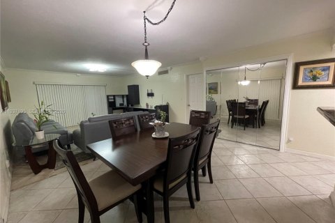 Купить кондоминиум в Уэстон, Флорида 2 спальни, 114.73м2, № 1995391 - фото 20