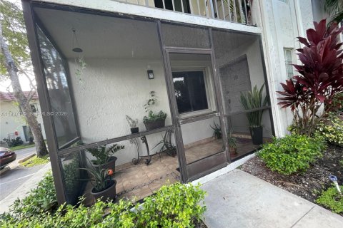 Купить кондоминиум в Уэстон, Флорида 2 спальни, 114.73м2, № 1995391 - фото 2