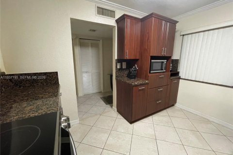 Купить кондоминиум в Уэстон, Флорида 2 спальни, 114.73м2, № 1995391 - фото 16