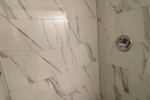 Купить кондоминиум в Уэстон, Флорида 2 спальни, 114.73м2, № 1995391 - фото 11