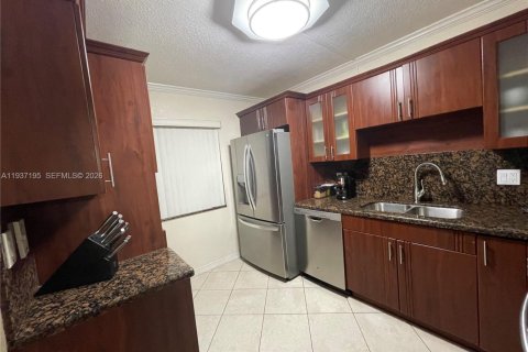 Купить кондоминиум в Уэстон, Флорида 2 спальни, 114.73м2, № 1995391 - фото 14