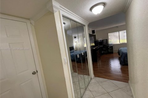 Купить кондоминиум в Уэстон, Флорида 2 спальни, 114.73м2, № 1995391 - фото 28