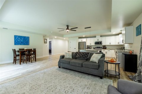 Villa ou maison à vendre à Bronson, Floride: 3 chambres, 139.82 m2 № 2395549 - photo 9